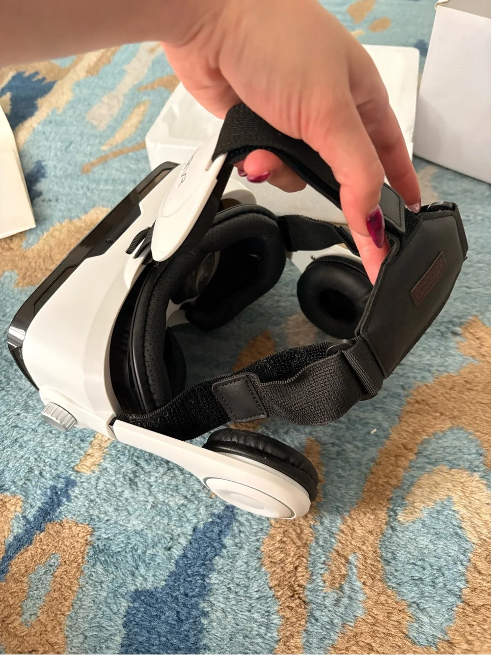 Xiaozhai Z4 Virtual Reality VR Glasses Headset with Bluetooth Remote